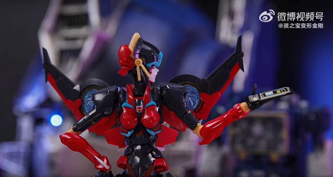 Transformers Soundwave Vs Windblade Dance Off   Official Stop Motion Video  (20 of 41)